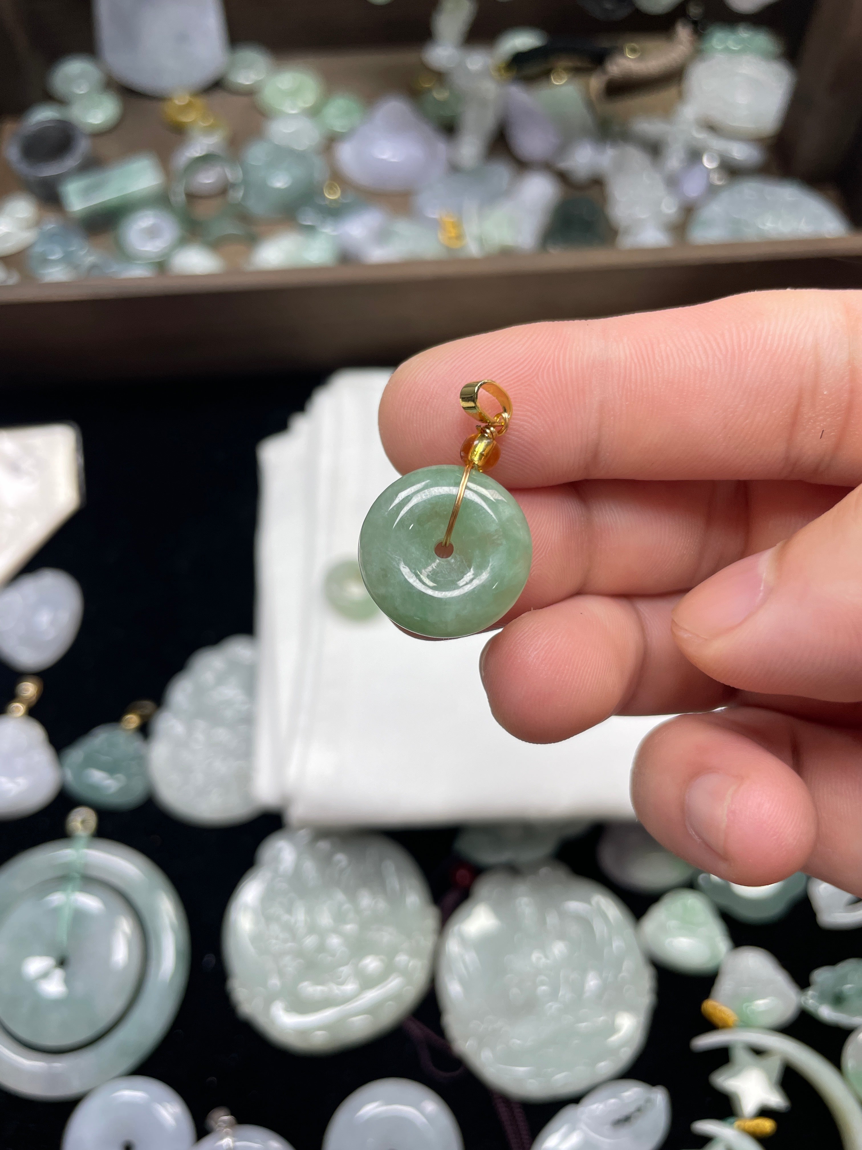 Donuts pendent