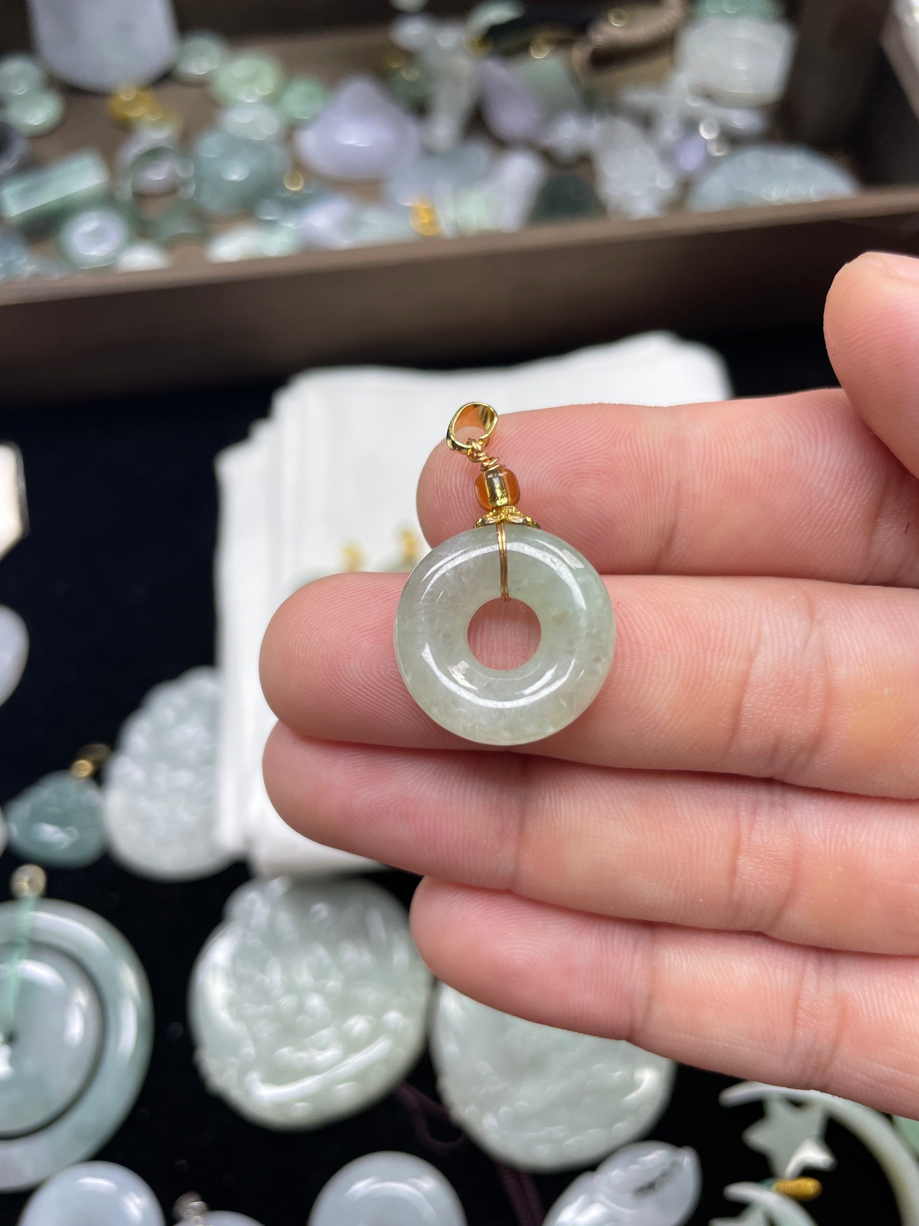 Donuts pendent