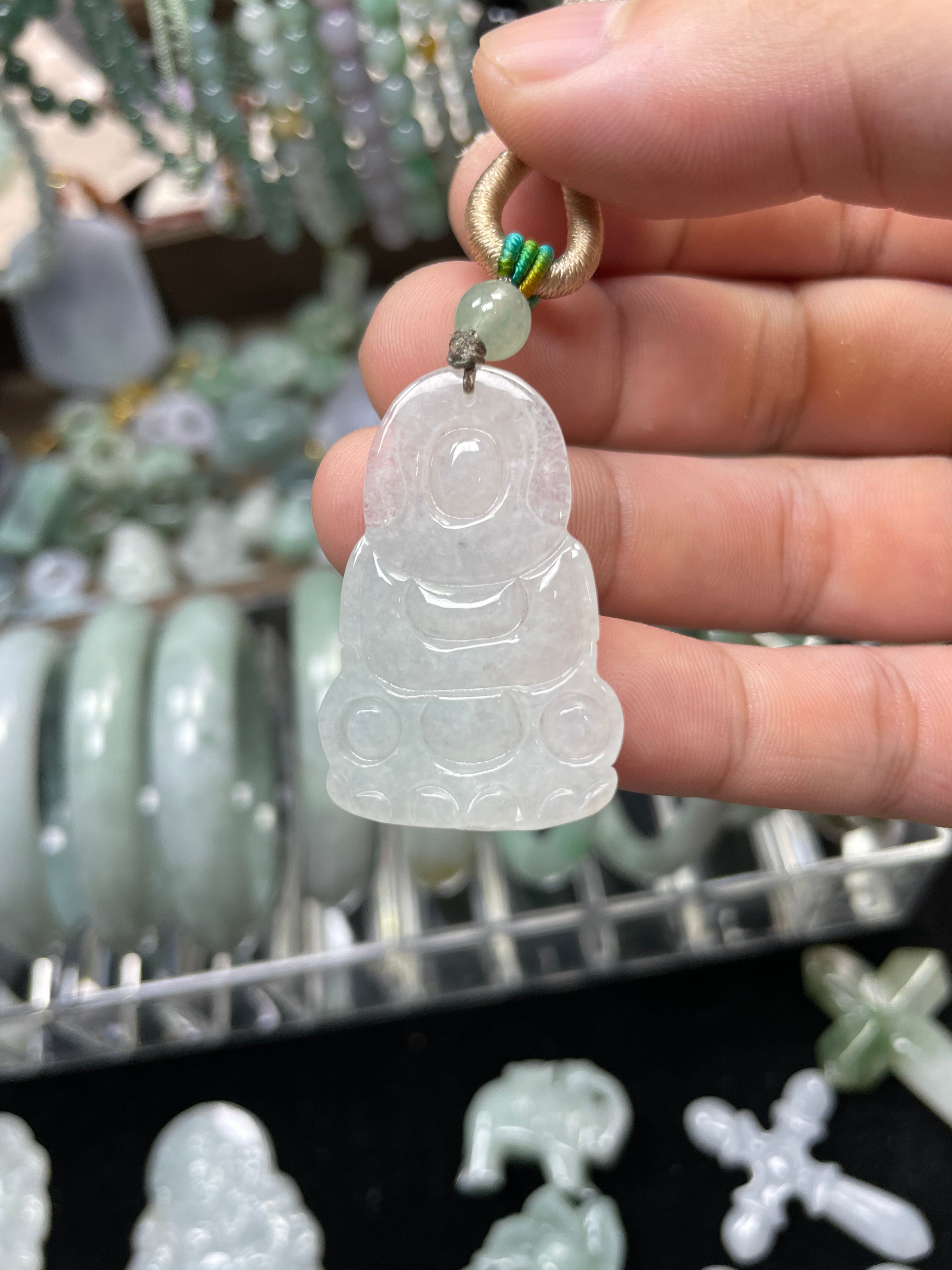 Guanyin pendent ice jadeite